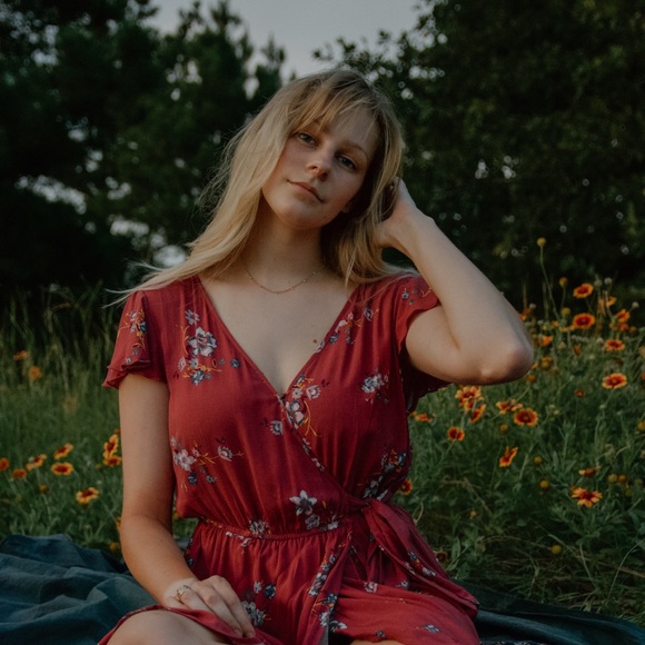 Meet your Posher, Gabrielle - Picture 1 of 4